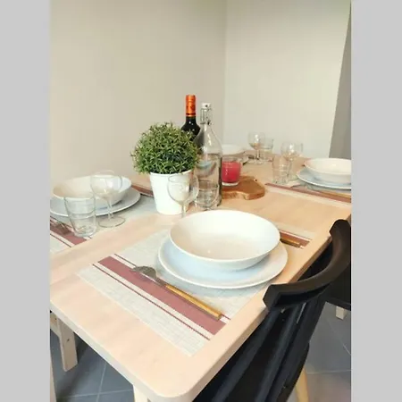 公寓 Les Grumes, Centre Ville, Jardin,self Check-in, Freewifi, Netflix 贡比涅